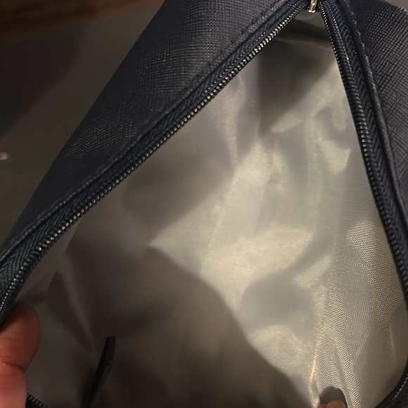 Tahari Men’s Toiletry / Travel Bag Small - Picture 3 of 5